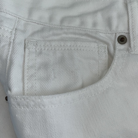 Old Navy Boyfriend Women’s White Distressed Ripped Jeans Standard Size 14 NWOT - Picture 6 of 7